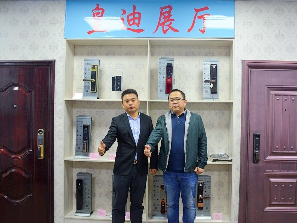 深思熟慮、共展宏圖：祝賀崔先生簽約皇迪西寧經銷商